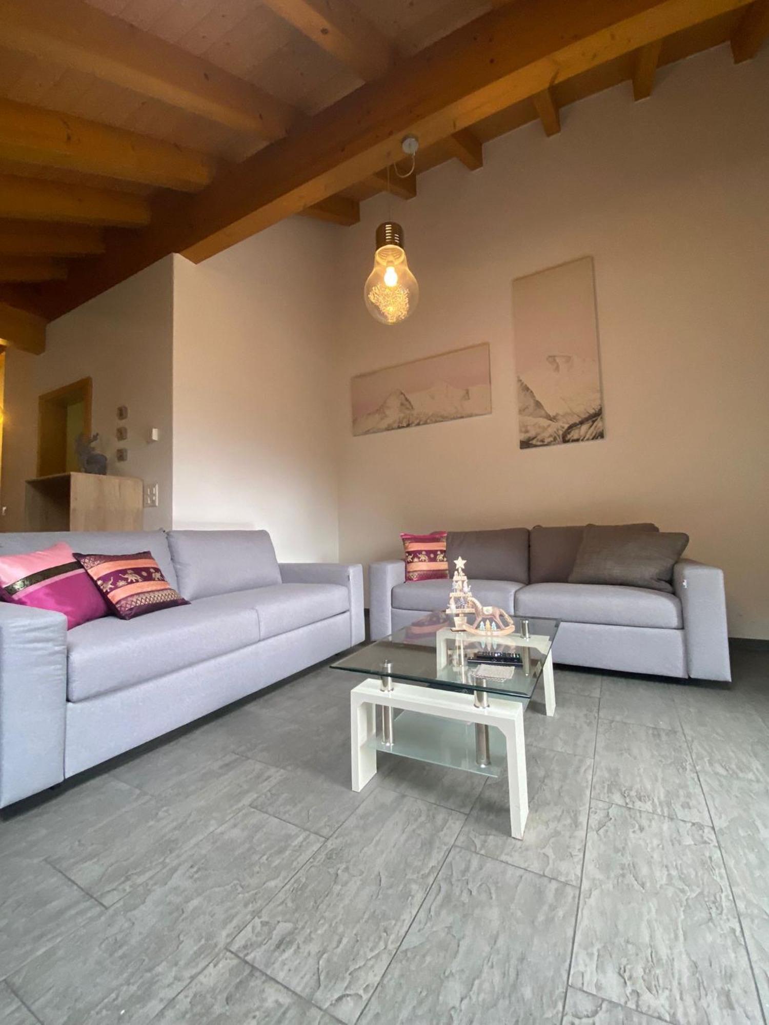 Appartement Charming Penthouse à Lauterbrunnen Extérieur photo