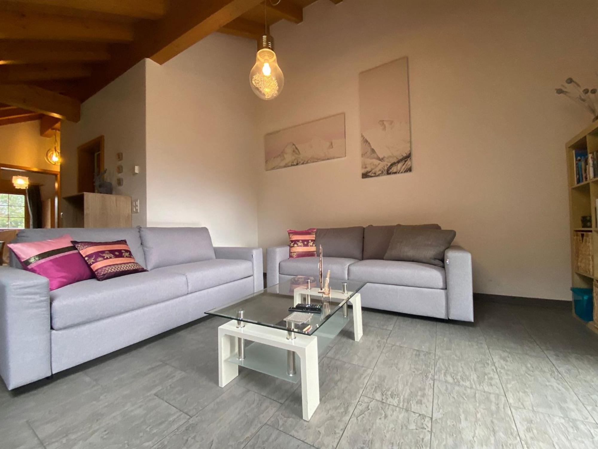 Appartement Charming Penthouse à Lauterbrunnen Extérieur photo