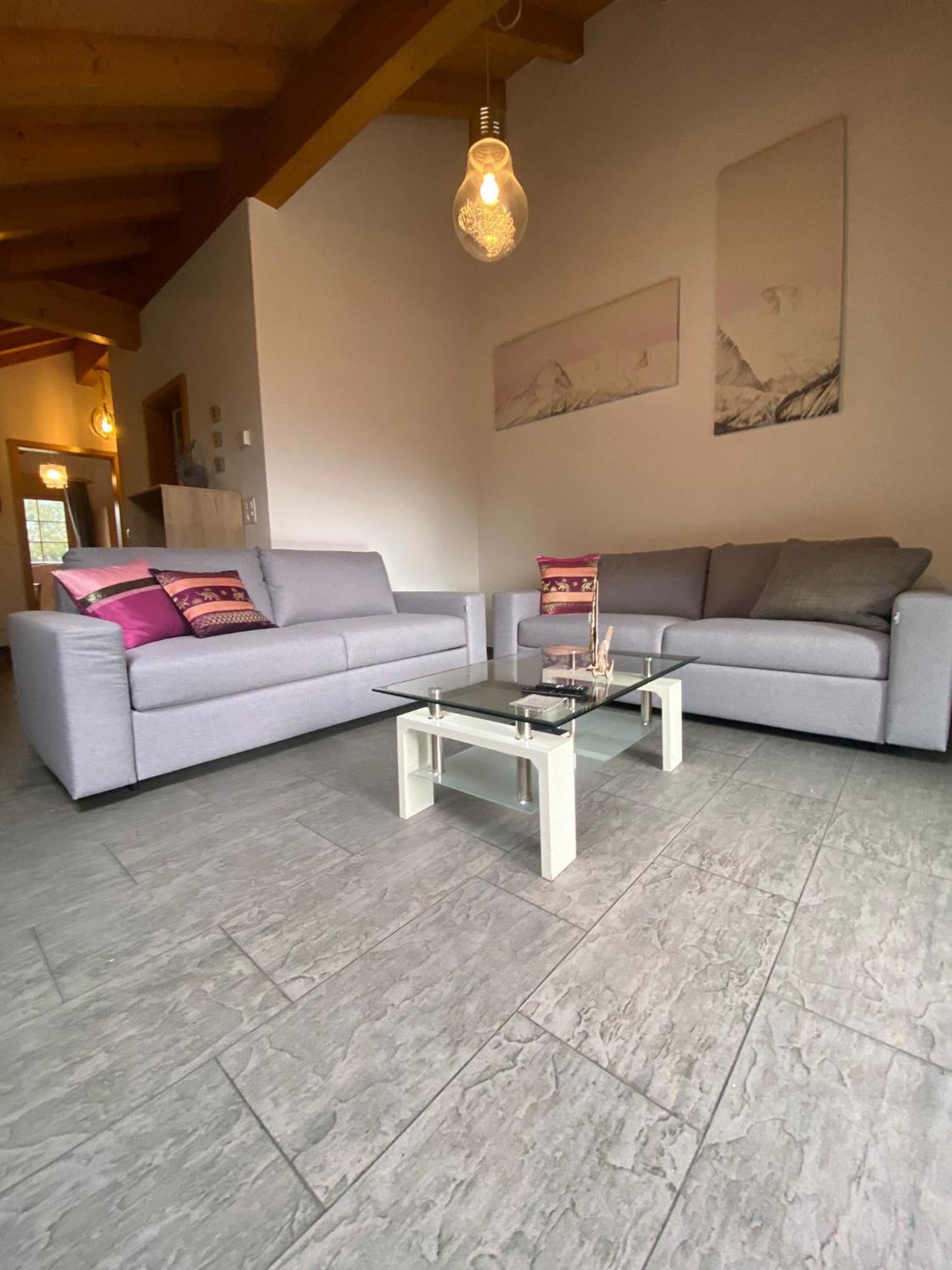 Appartement Charming Penthouse à Lauterbrunnen Extérieur photo