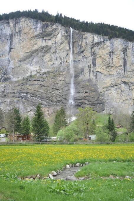 Appartement Charming Penthouse à Lauterbrunnen Extérieur photo