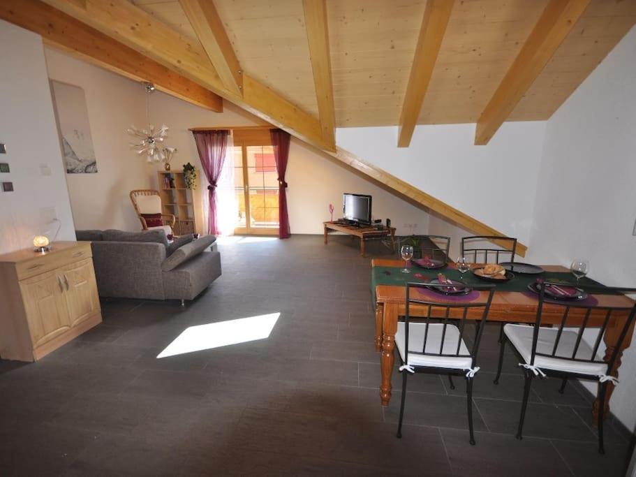Appartement Charming Penthouse à Lauterbrunnen Extérieur photo