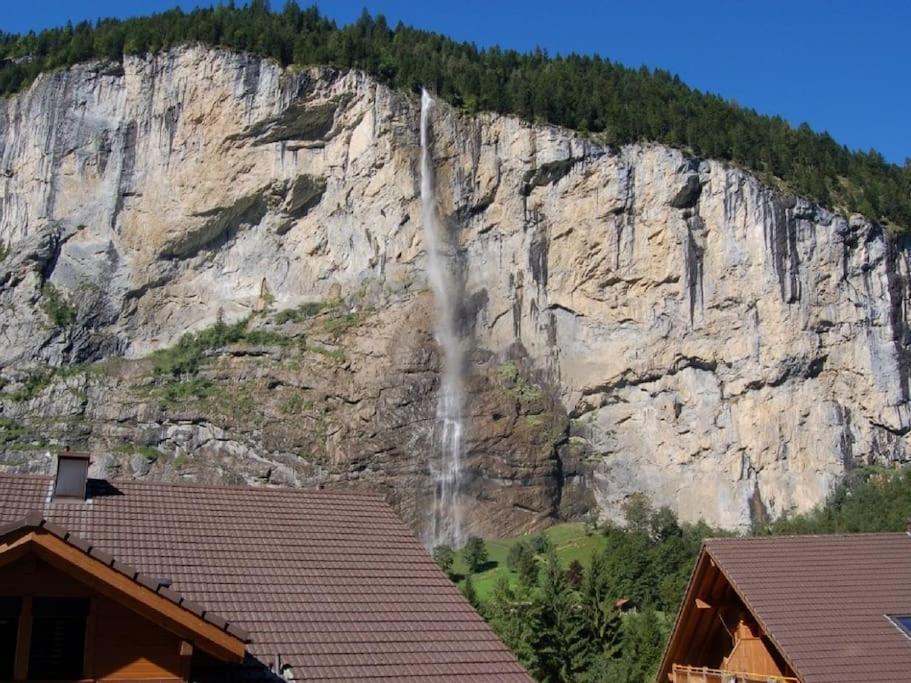 Appartement Charming Penthouse à Lauterbrunnen Extérieur photo