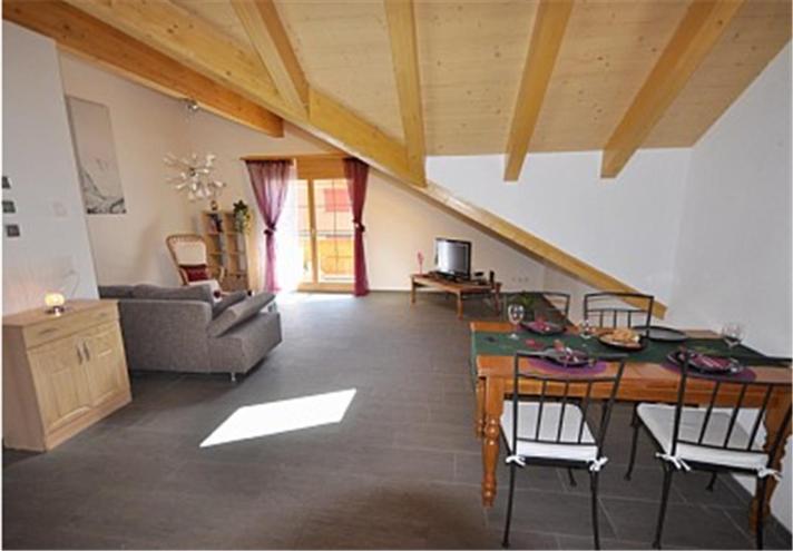 Appartement Charming Penthouse à Lauterbrunnen Chambre photo