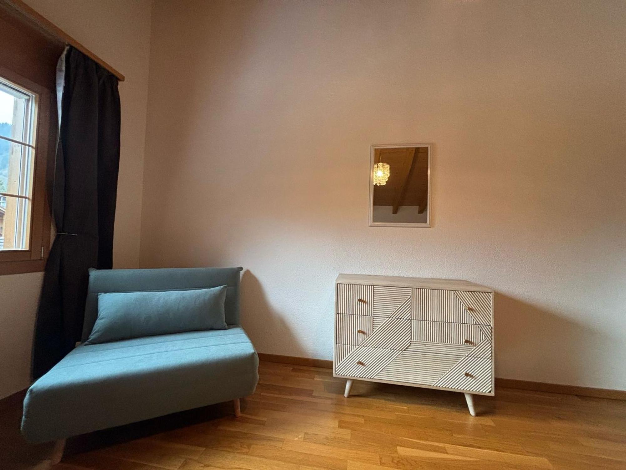 Appartement Charming Penthouse à Lauterbrunnen Extérieur photo